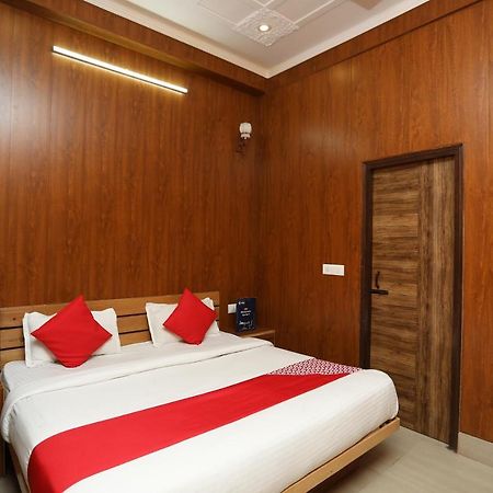 Hotel Saptrishi Rishīkesh Extérieur photo