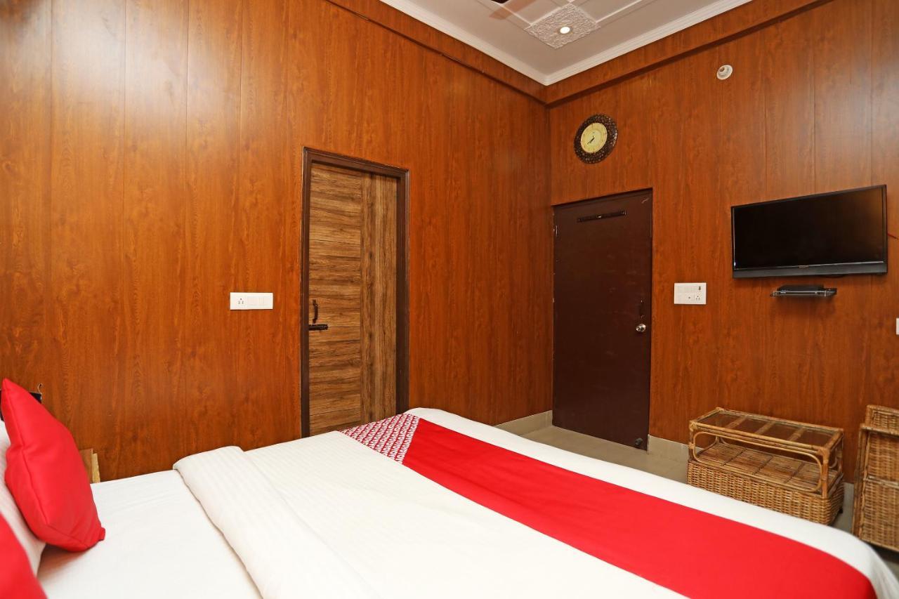 Hotel Saptrishi Rishīkesh Extérieur photo