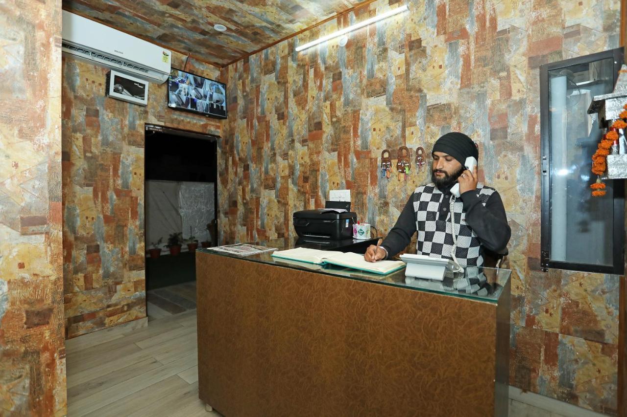 Hotel Saptrishi Rishīkesh Extérieur photo